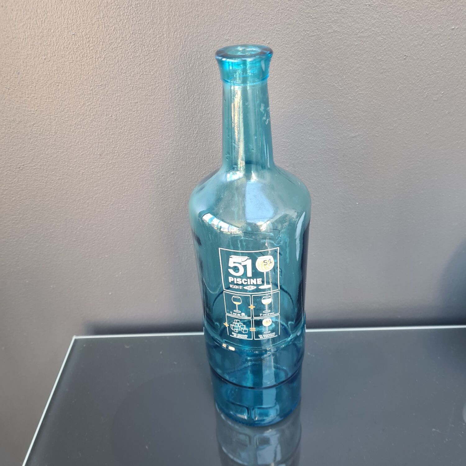 Pastis 51 bottle: Pool blue