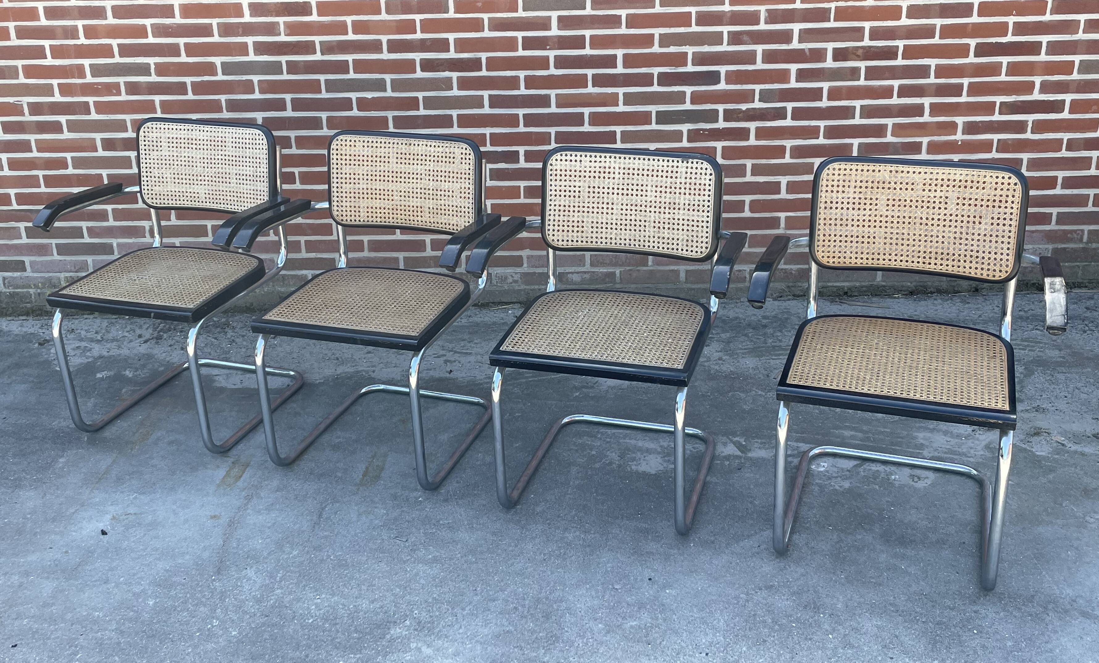 Set of 4 chairs model B64 Cesca with armrests in Black and Chrome