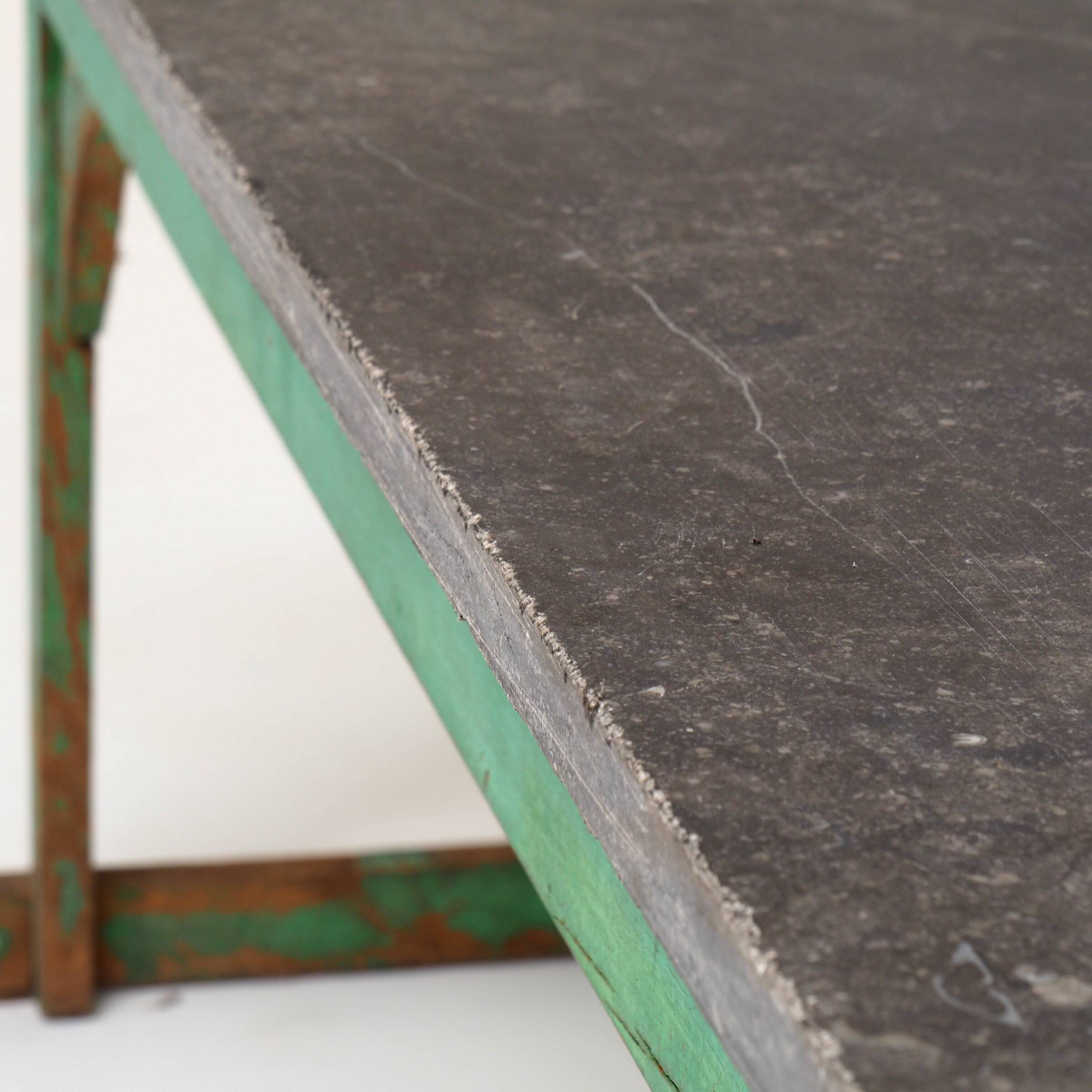 Side table or console with a robust design and high decorative value.