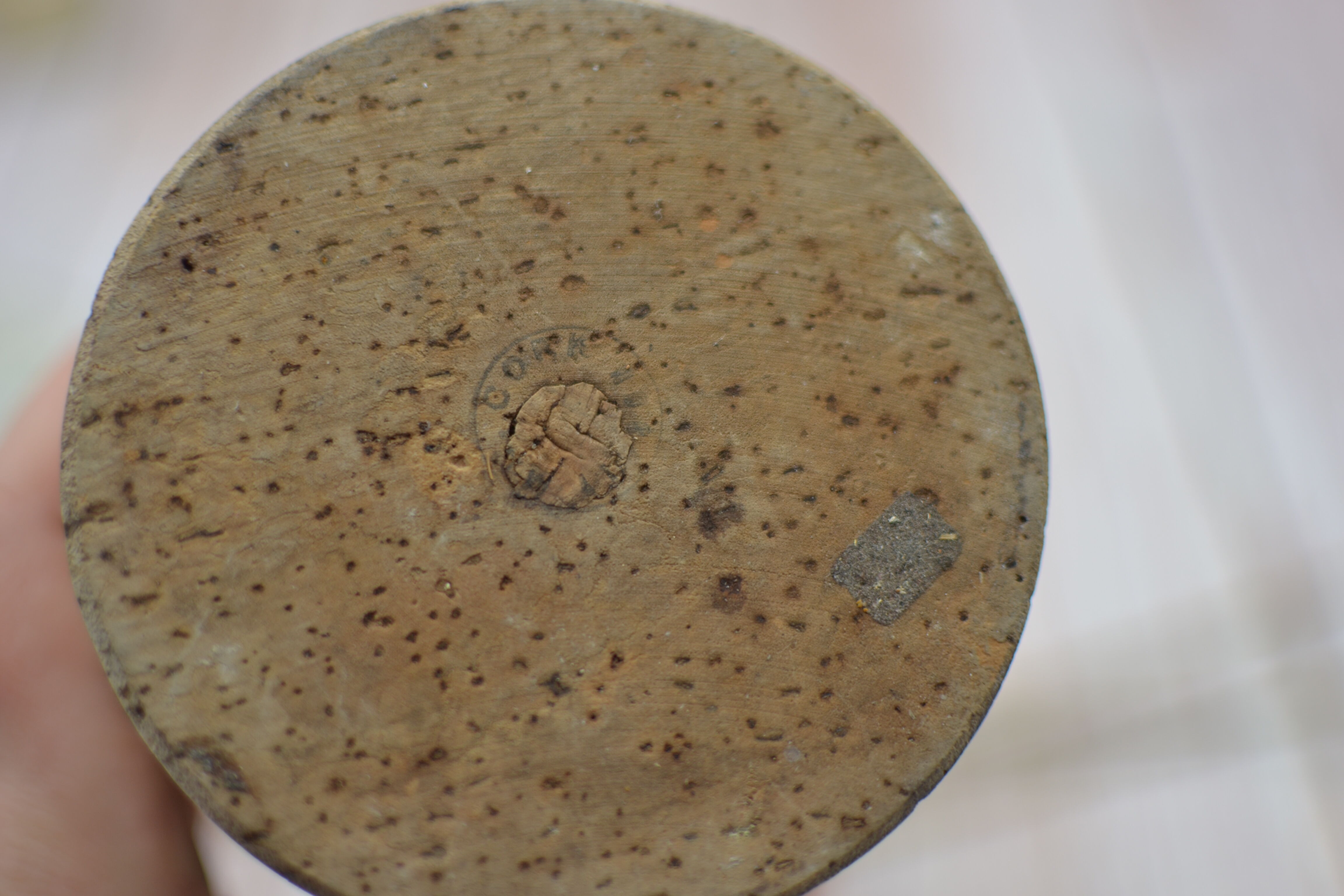 Jar with 100% cork lid