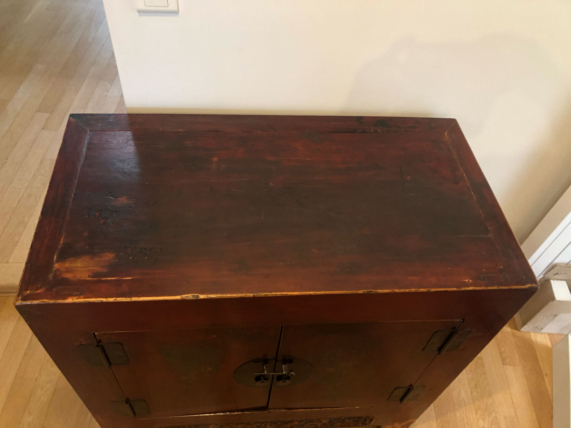 Old Chinese buffet in solid elm