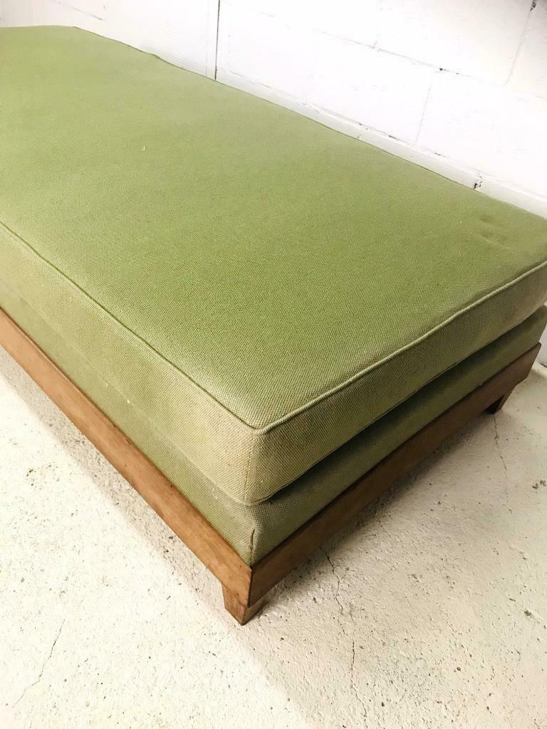 vintage daybed/bed/seat