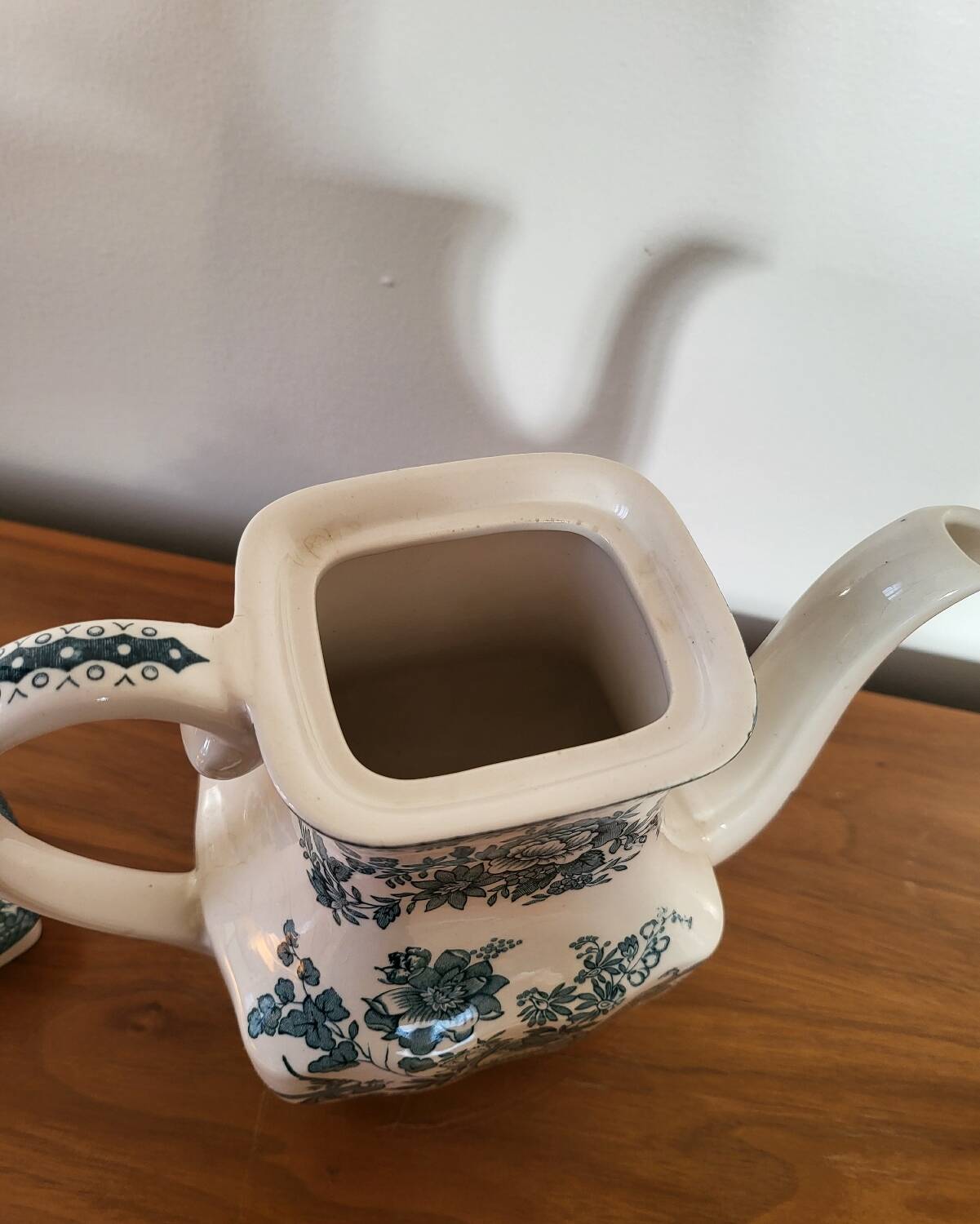 Verseuse théière en faïence anglaise enoch wedgwood tunstall