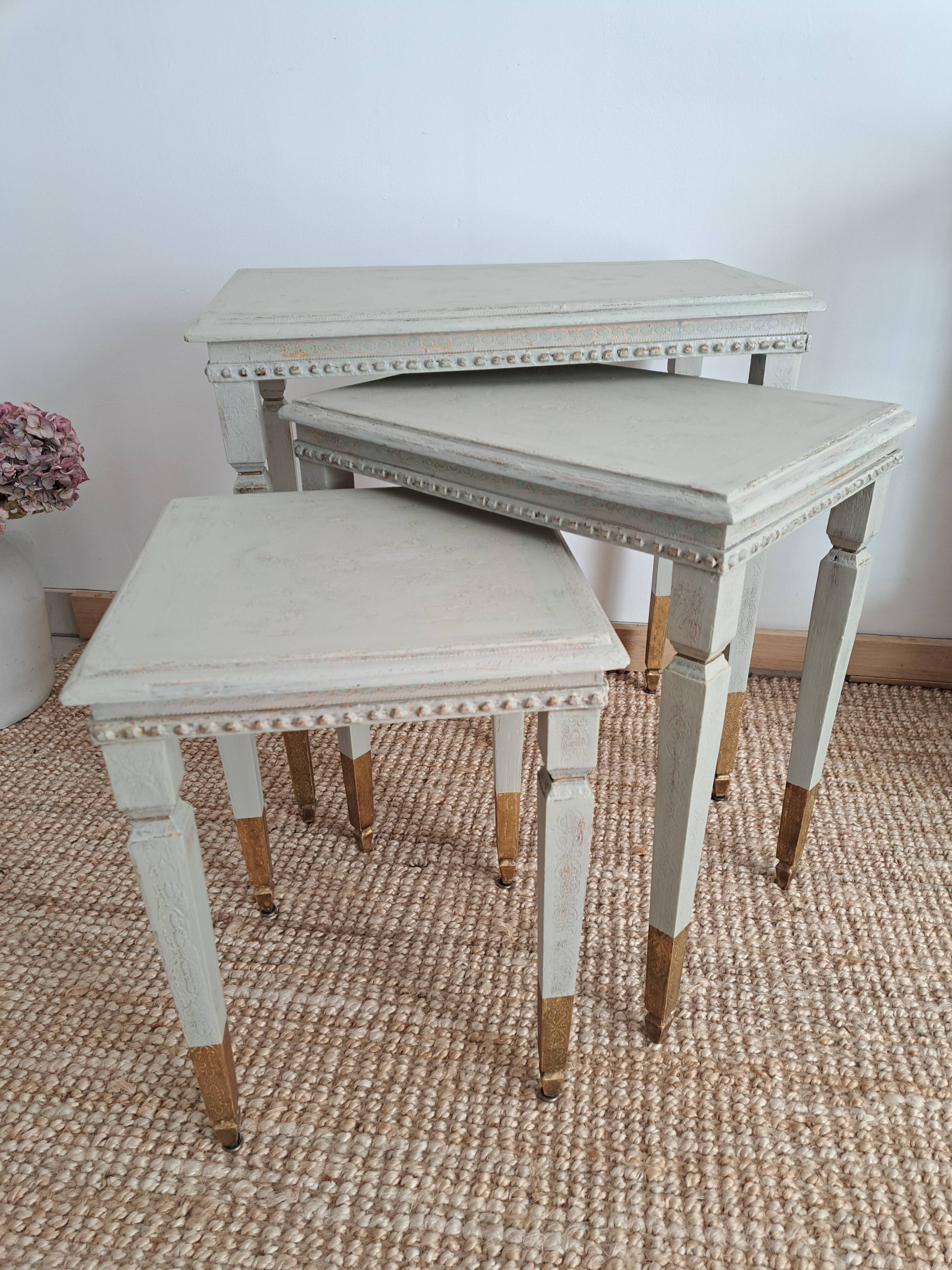 Tables gigognes en bois exotic