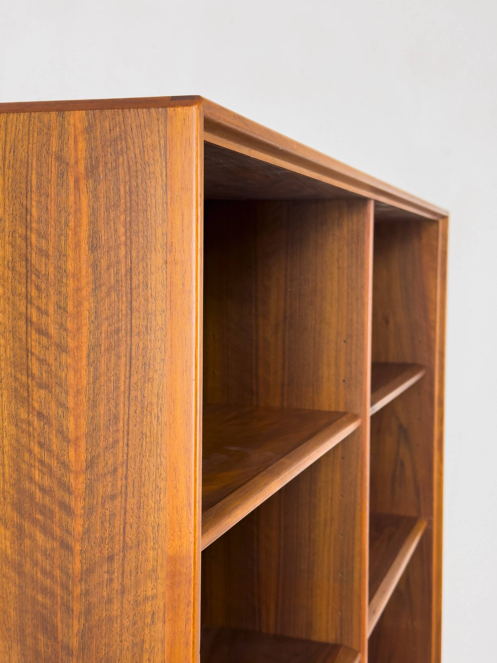 Grande Bibliothèque en Noyer par Bertil Fridhagen pour Bodafors, 1969