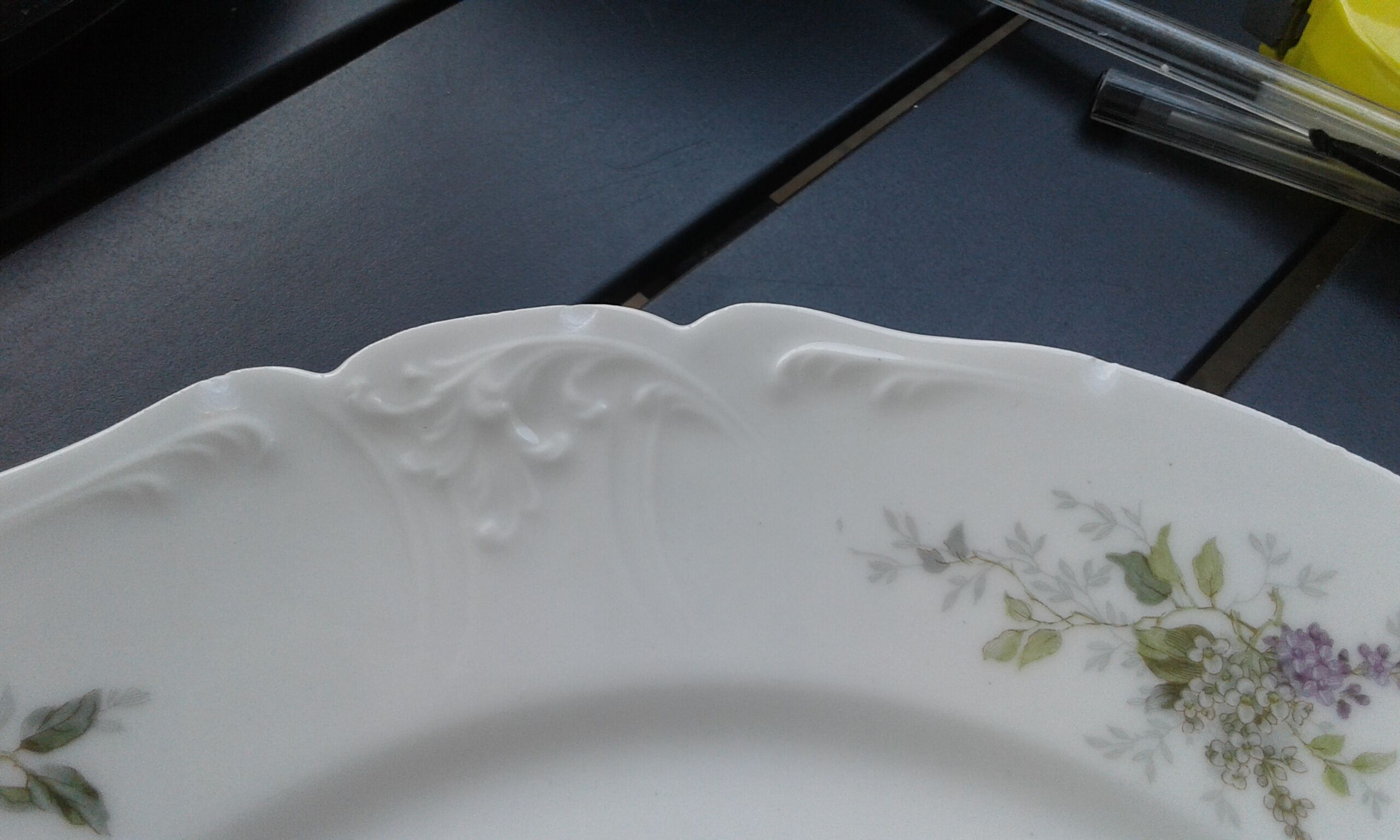 Lot de 16 assiettes porcelaine de Paris