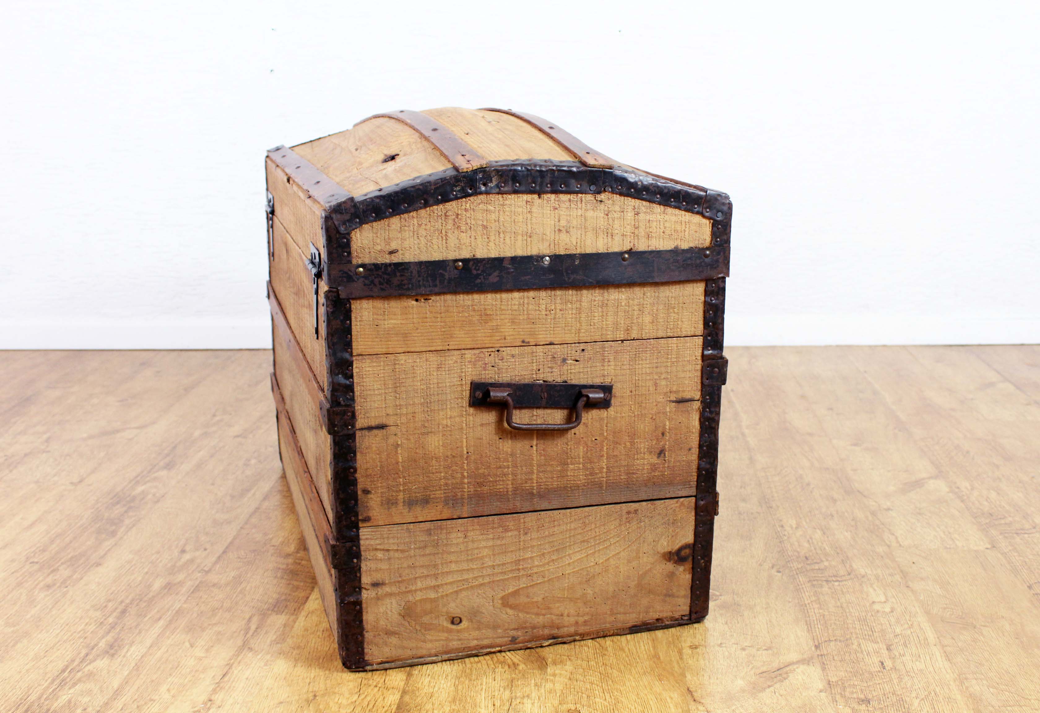 Bomb chest or trunk of trip of the century