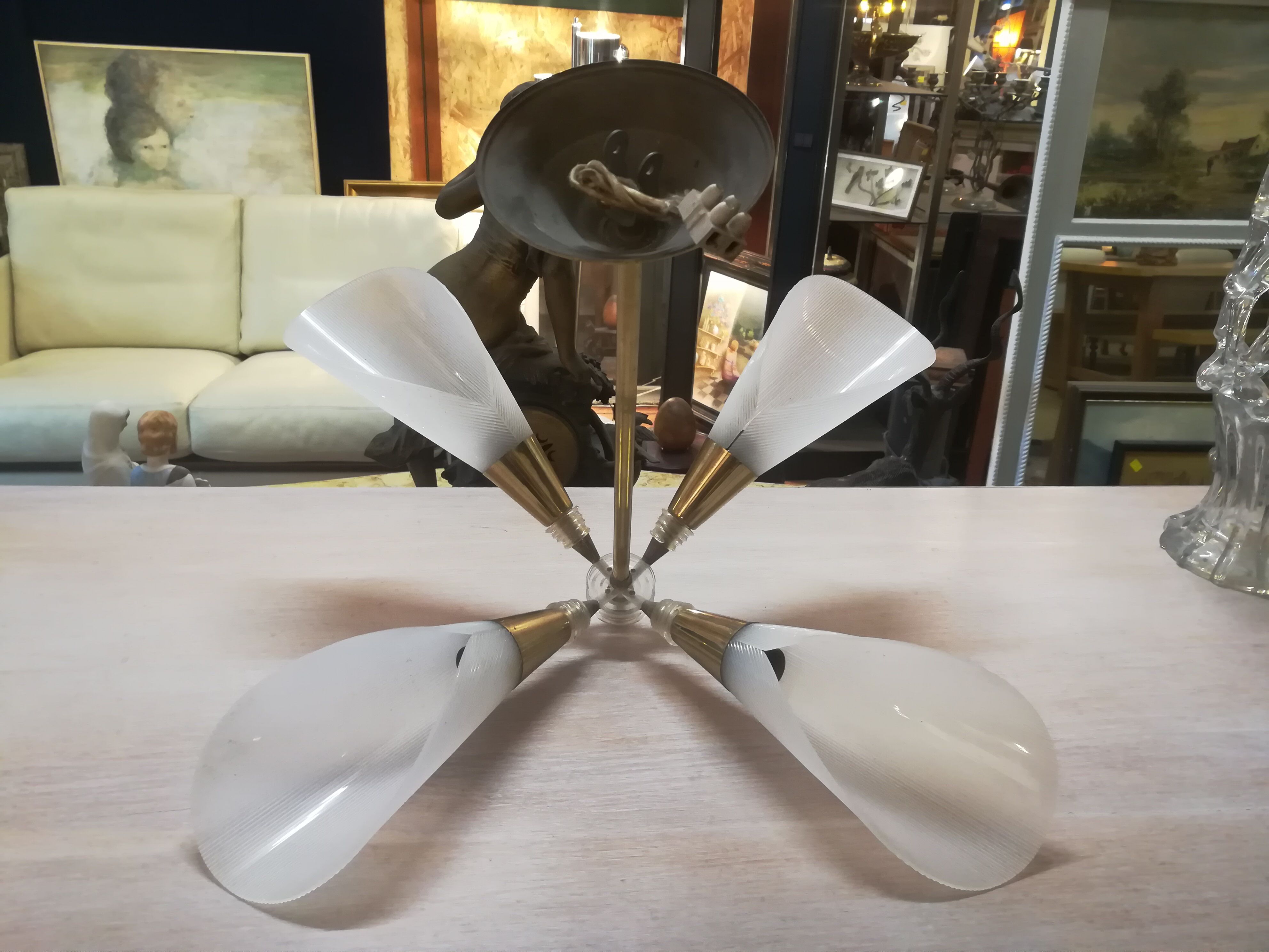 Lustre en laiton et plexiglas