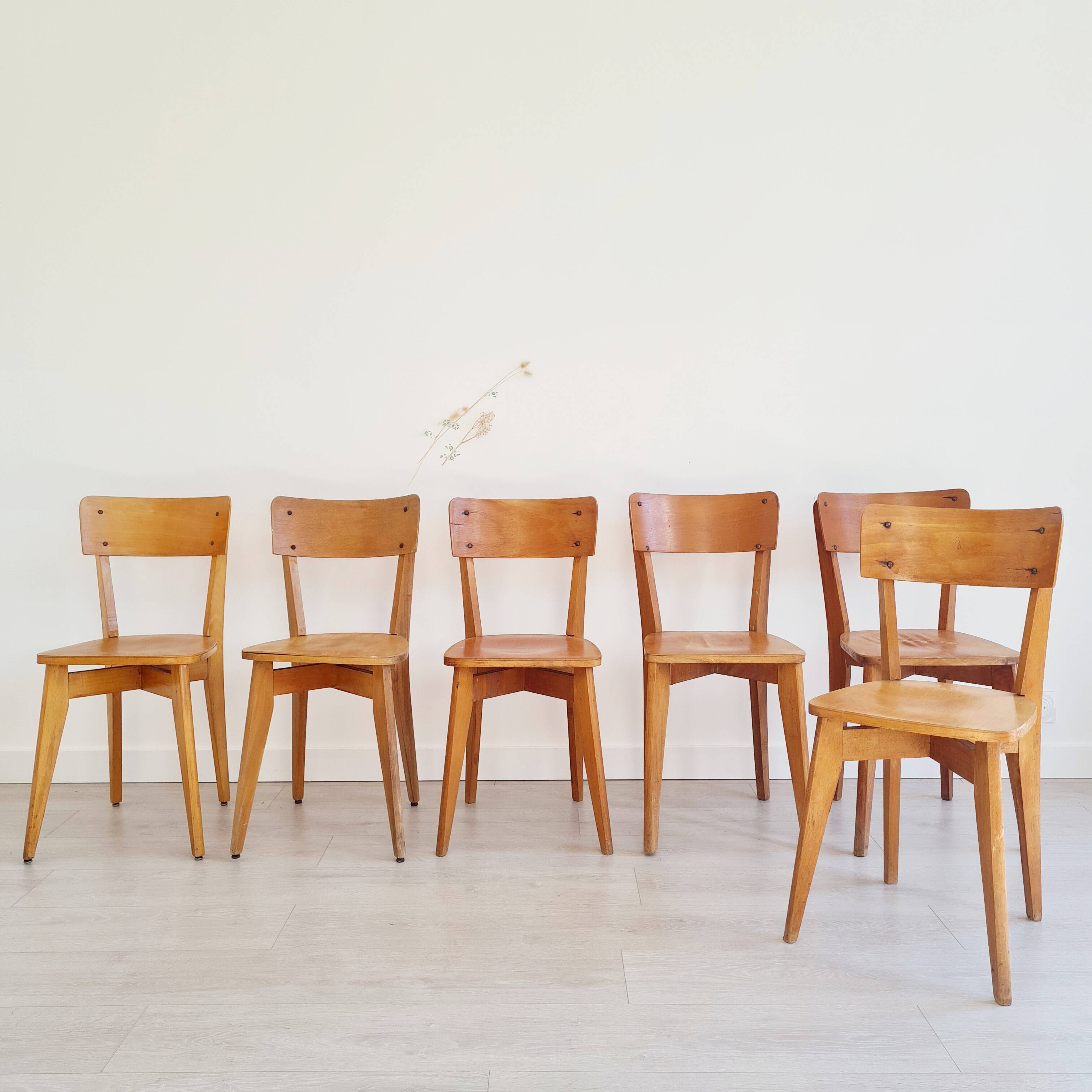Série de chaises bistrot bois miel