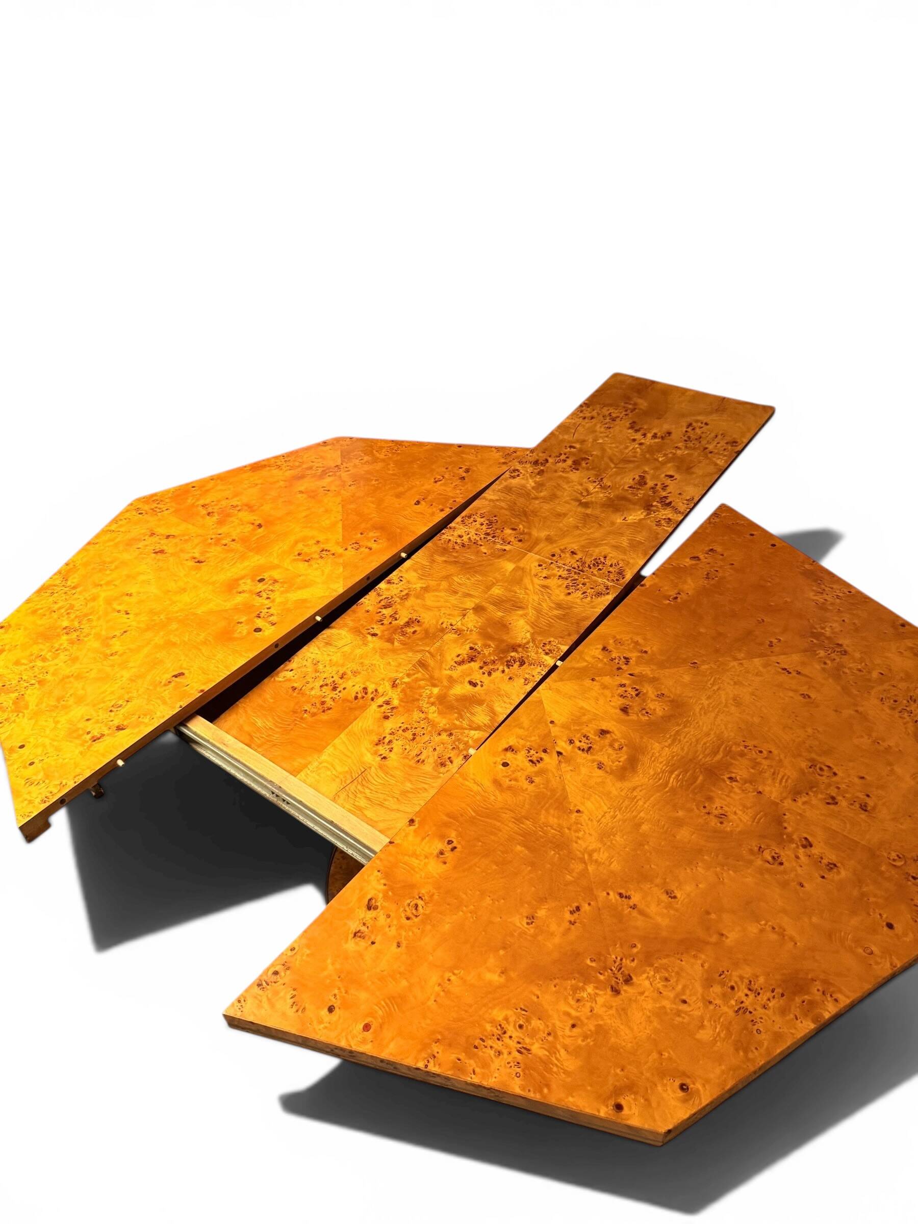 Octagonal extendable dining table Mario Sabot in burl (1970s)