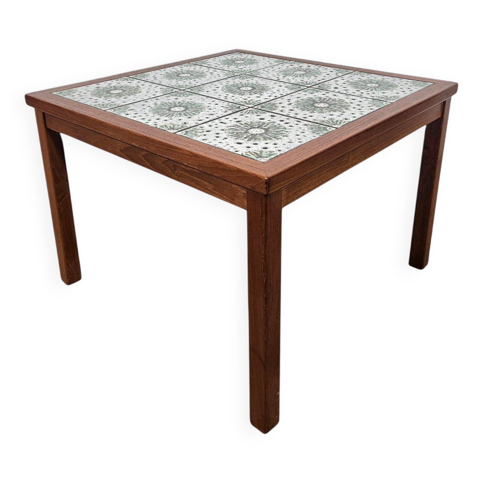 Table en teck avec céramiques, Danemark, années 1960.