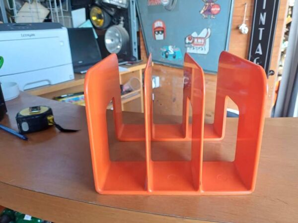 Range vinyles vintage orange de Sven Eric Juhlin pour Gustavberg