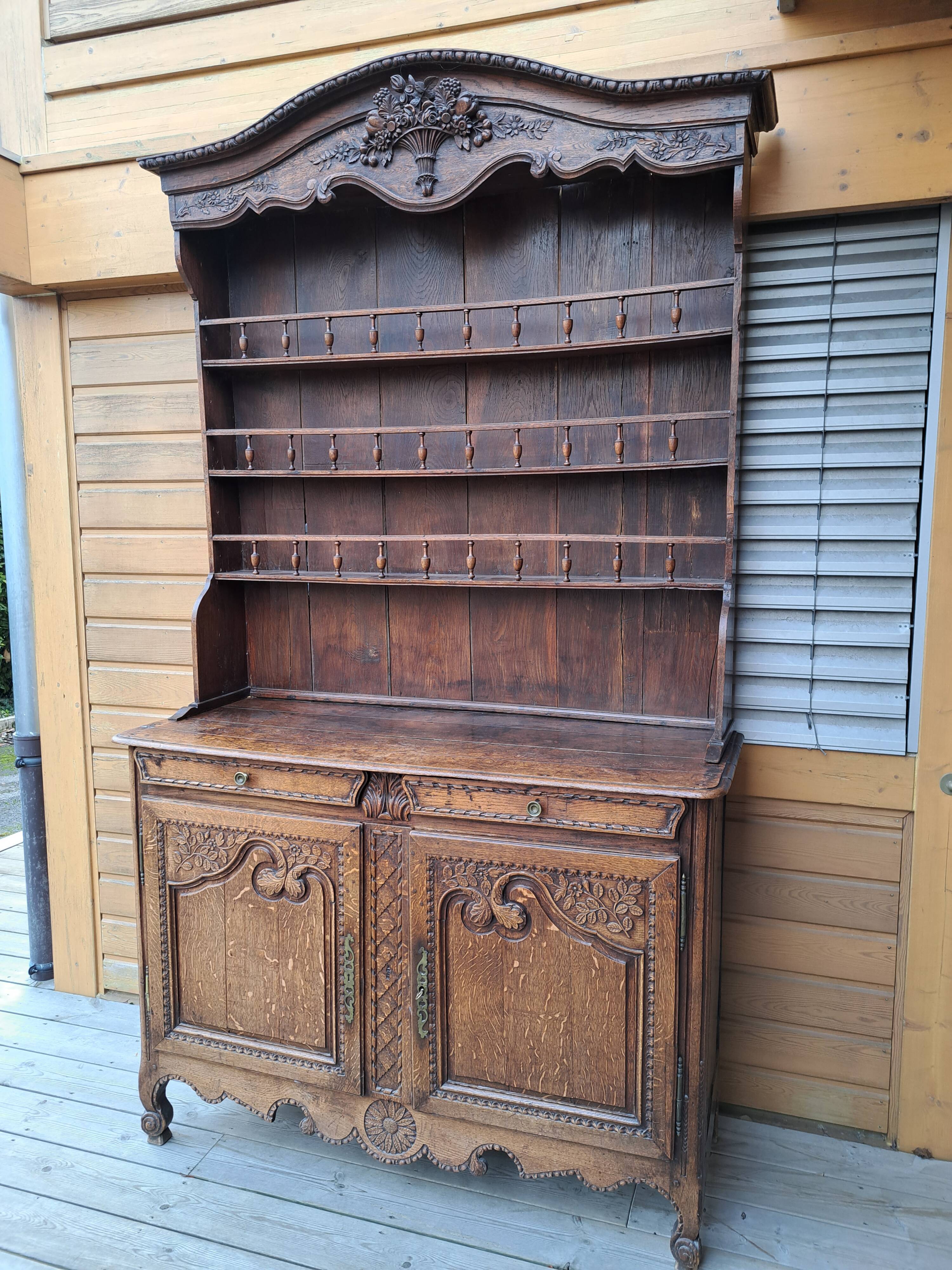 Buffet 2 body old dresser