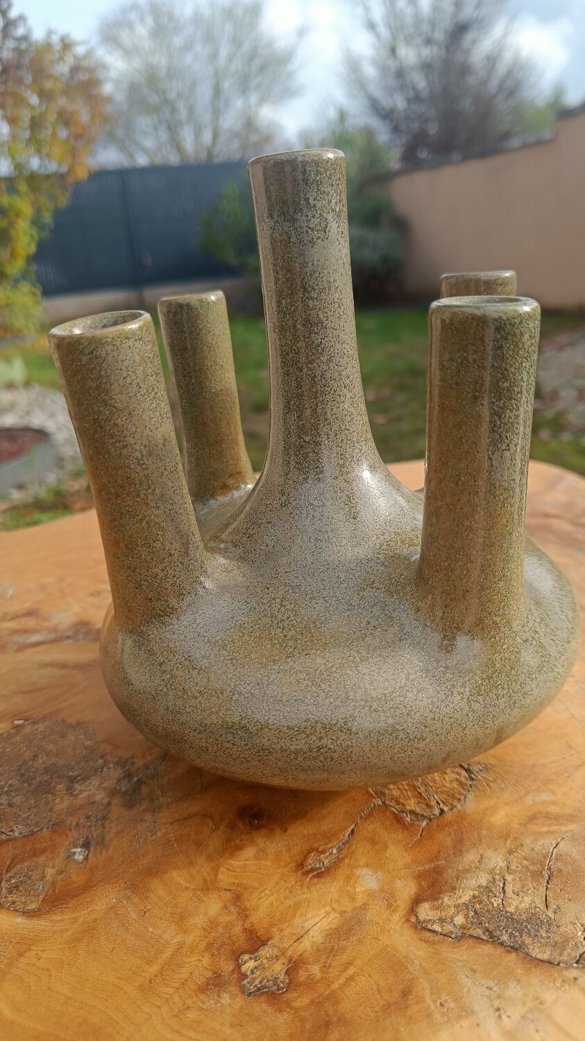 Vallauris single-flower ceramics