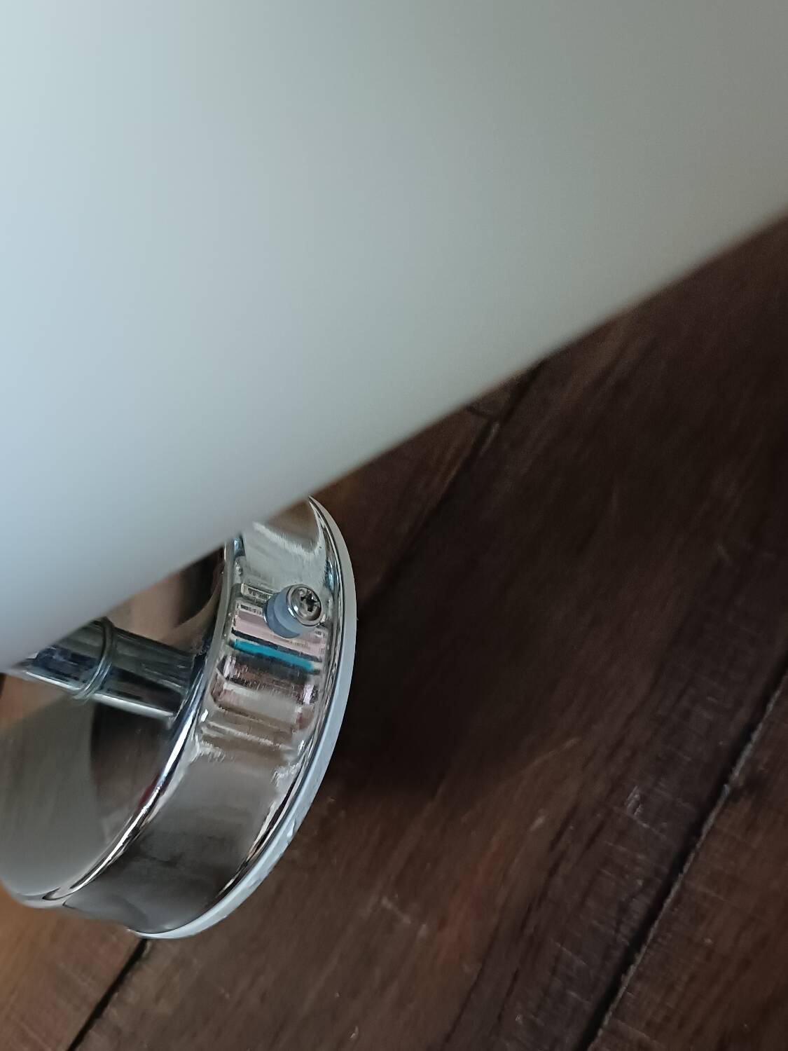 Wall light with opaque glass