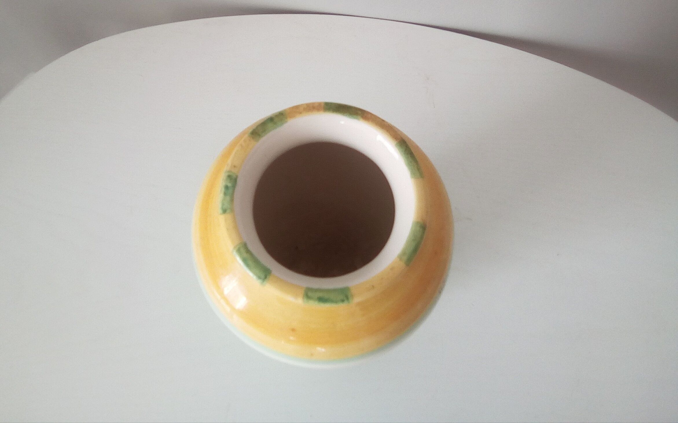 Handcrafted vase in glazed ceramics