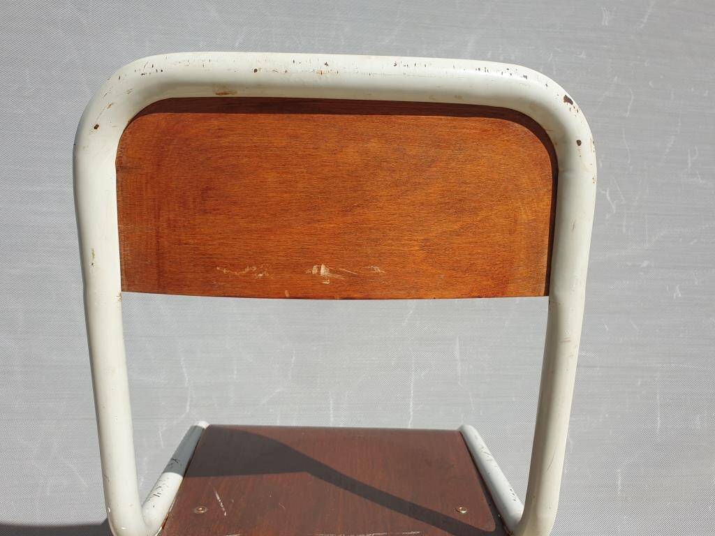 Chaise métal Mullca dossier arrondi