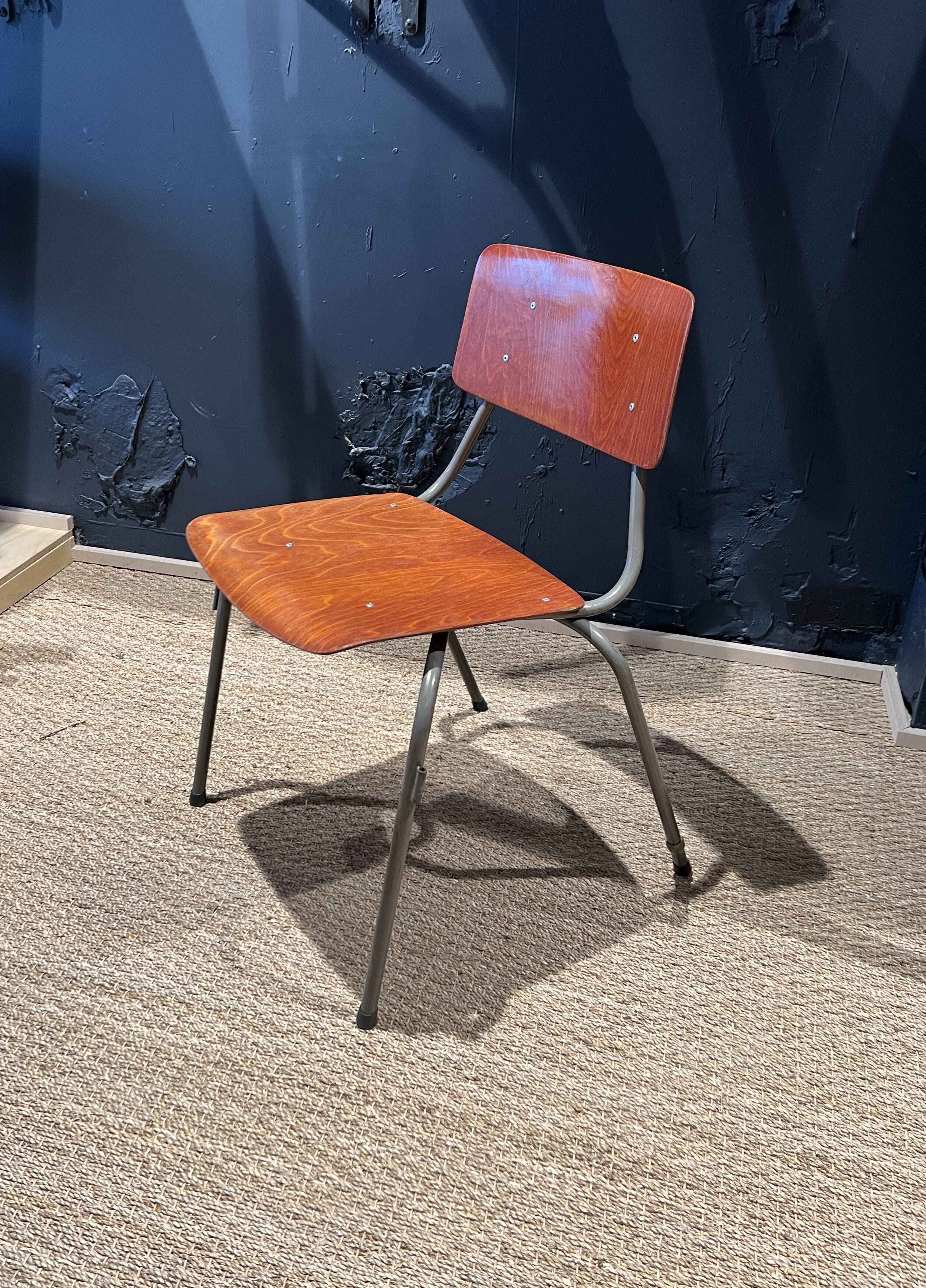 Set of 6 stackable school chairs