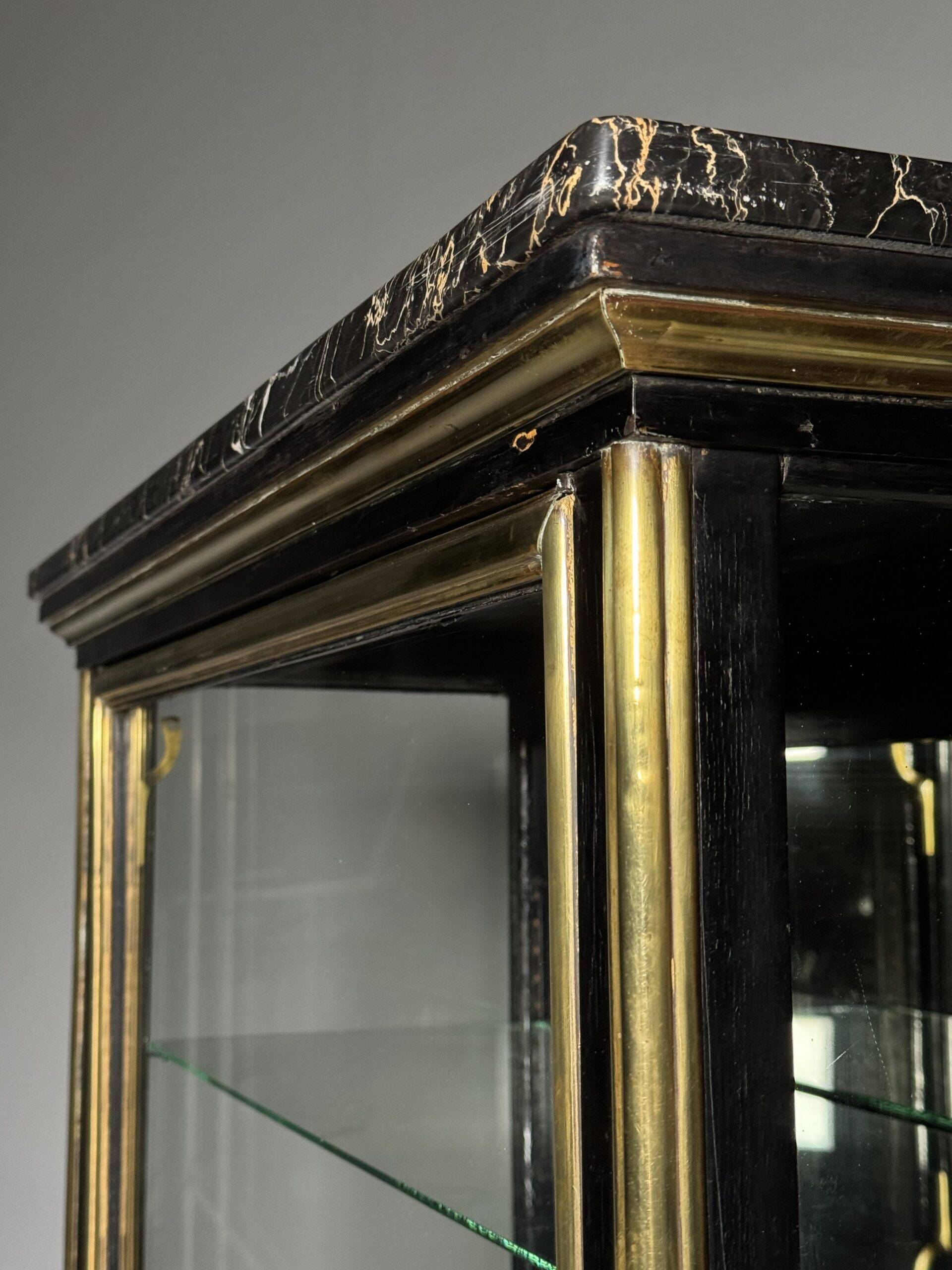 Napoleon III display cabinet 19th century