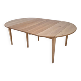 Extendable Solid Oak Dining Table with 2 Leaves