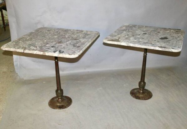 Paire De Tables De Bistrot Piètement Fonte Dessus Marbre