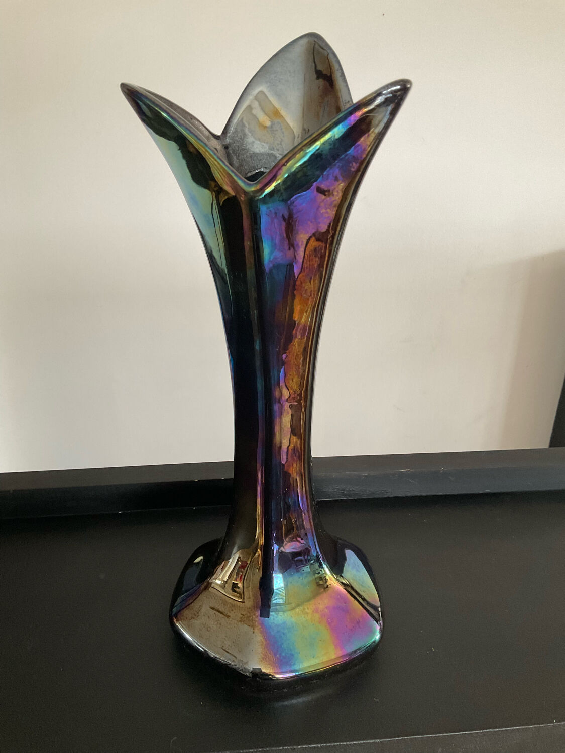 Vintage vase in iridescent ceramic 70s