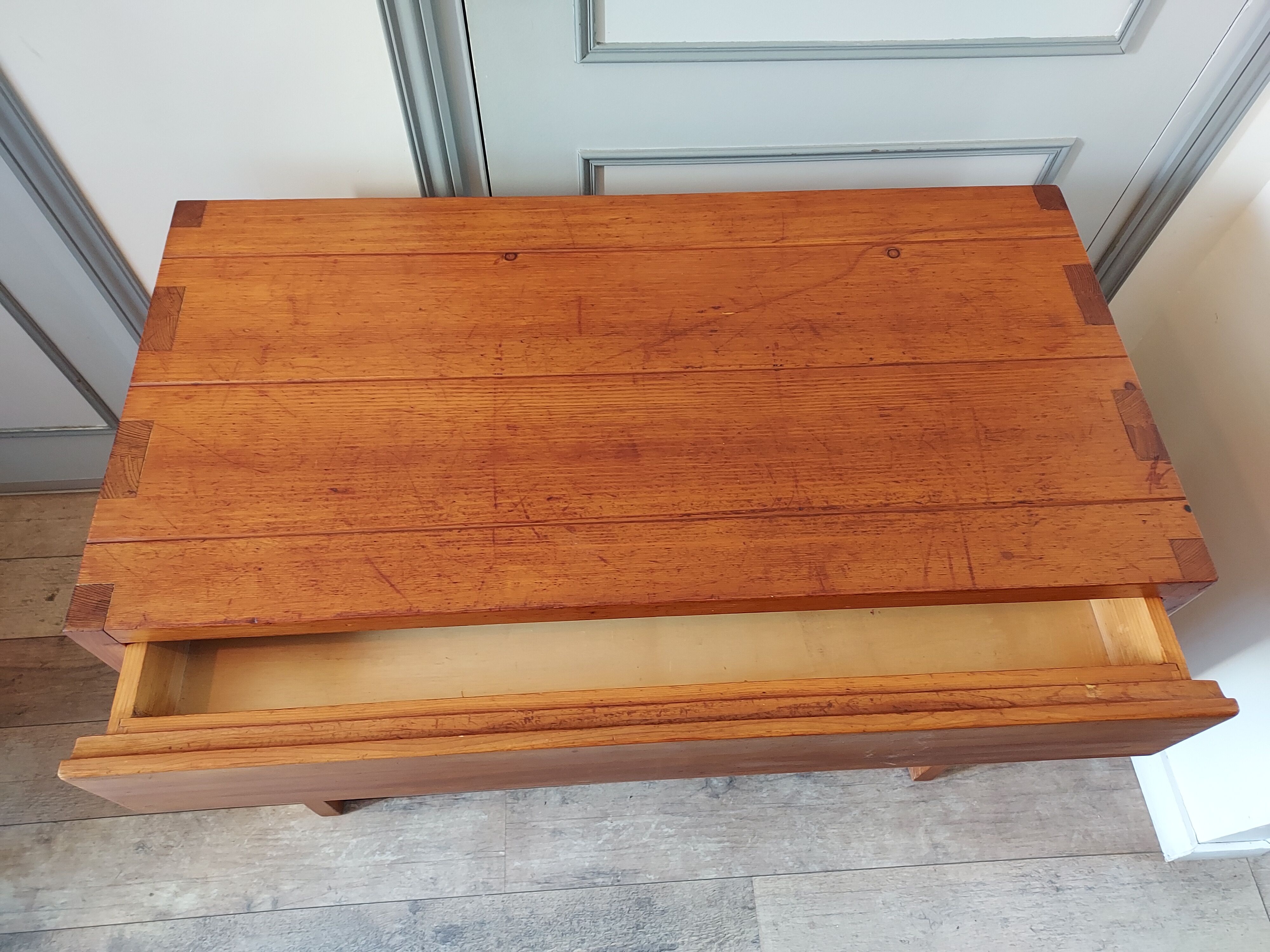 Pine desk by Maison regain