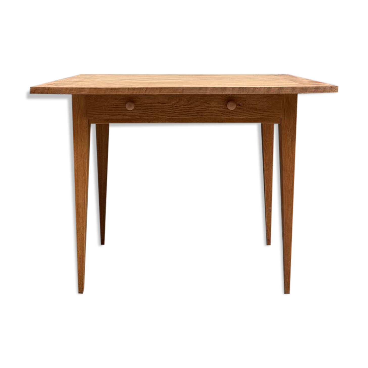 Bureau vintage aux pieds fuseaux, rénové