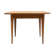 Bureau vintage aux pieds fuseaux, rénové