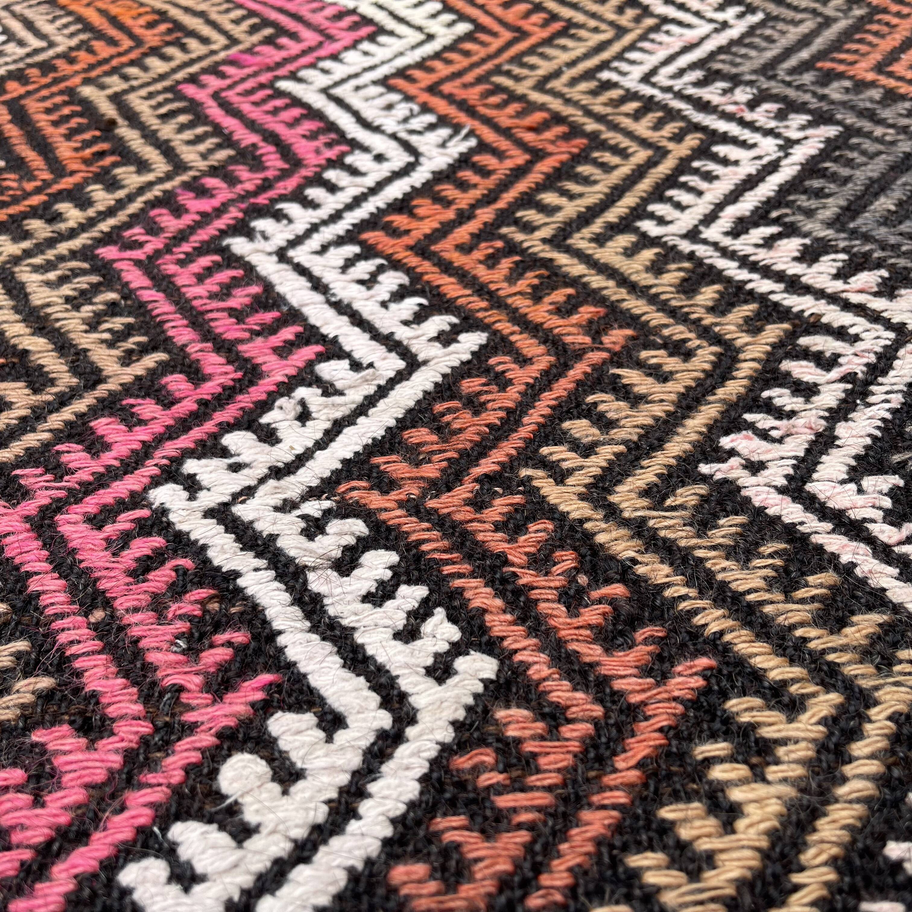 Vintage turkish kilim rug , 133 x 81 cm