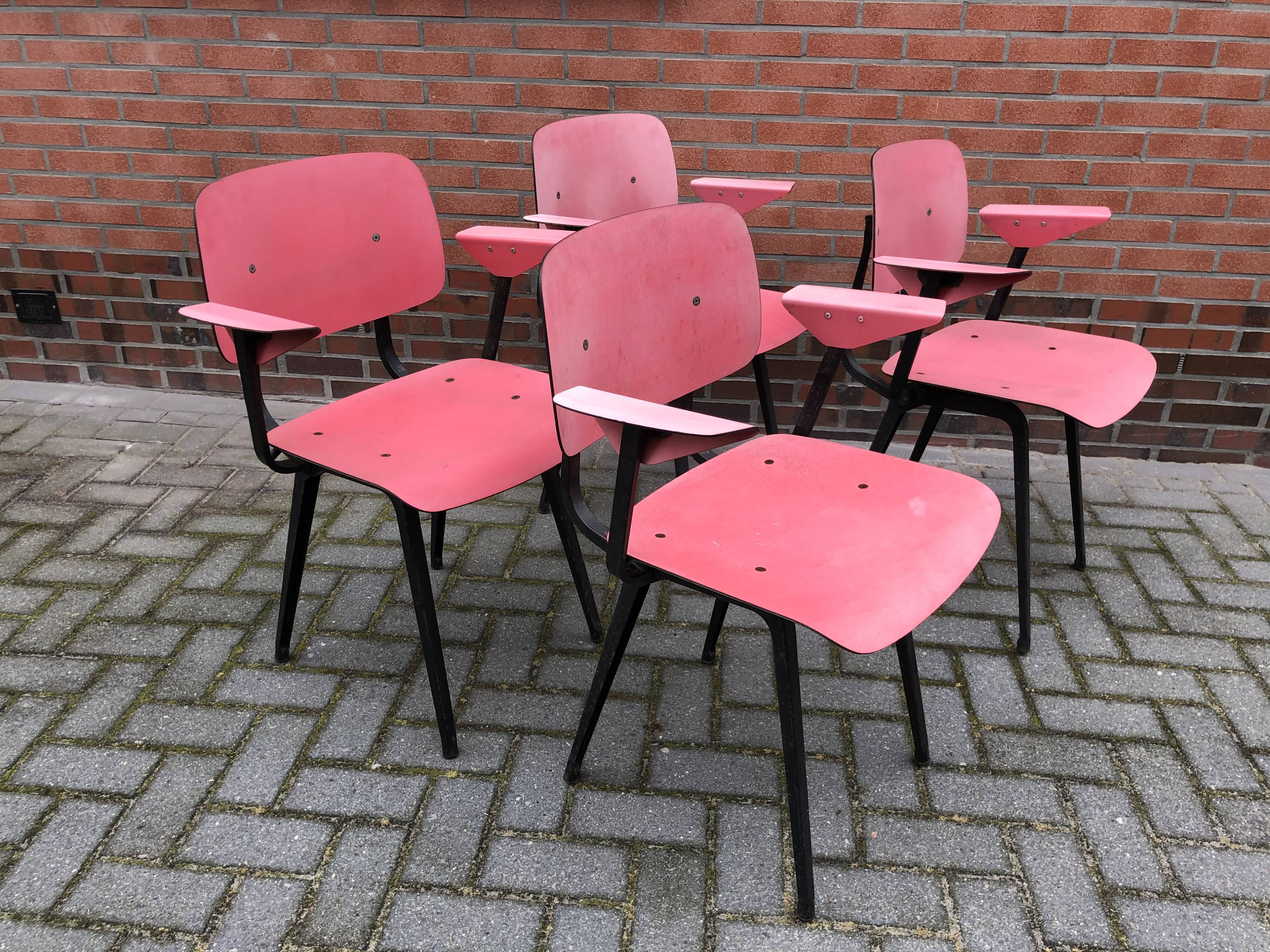 Set of 4 Friso Kramer Revolt chairs first edition with armrests