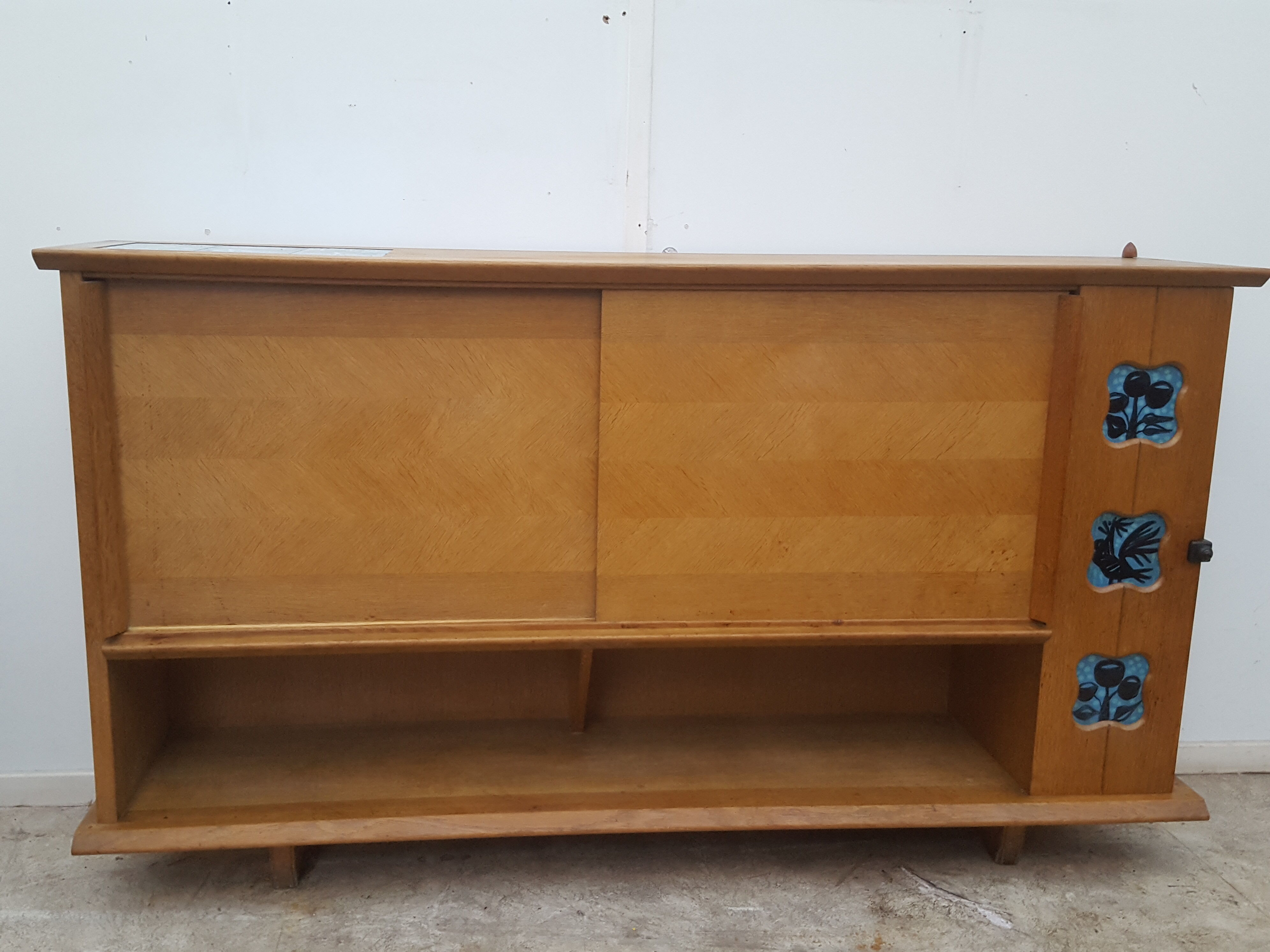 Guillerme et Chambron sideboard