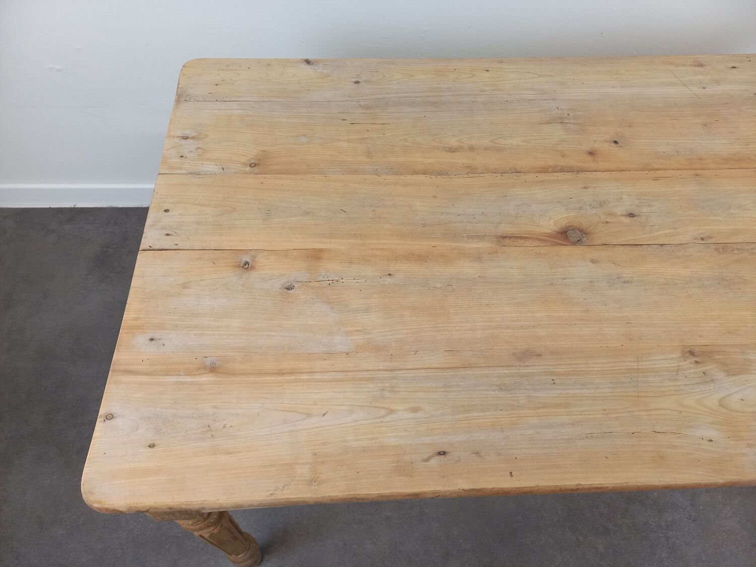 Farmhouse table