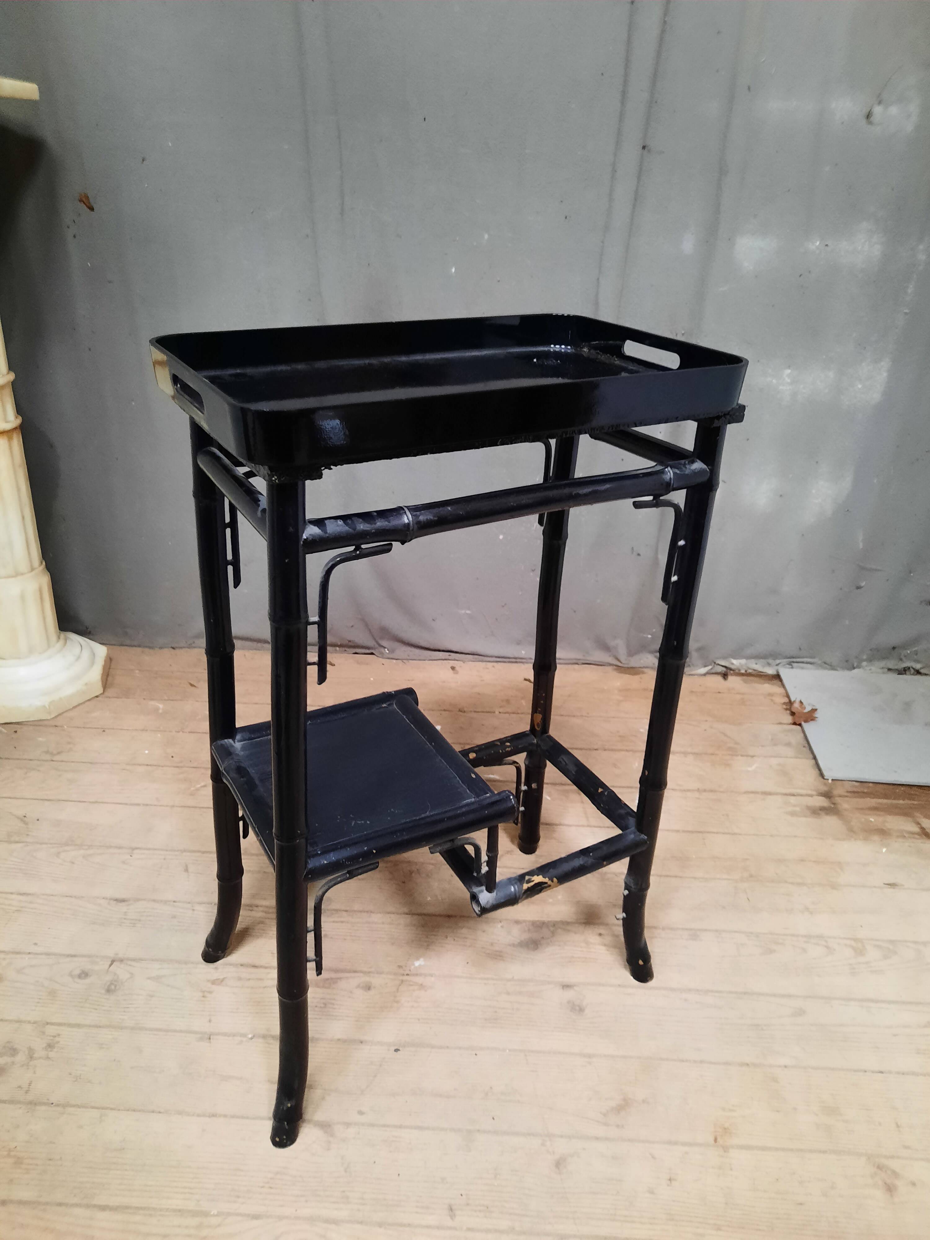 Far Eastern tray table