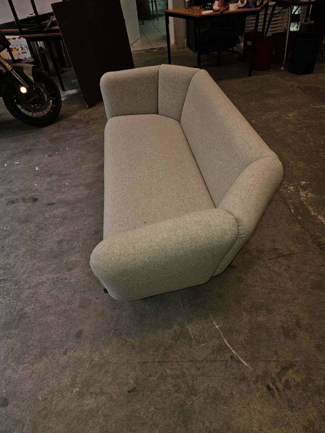 Sofa Artifort par Khodi Feiz