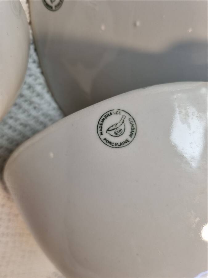 Set of 8 kitchen bowls