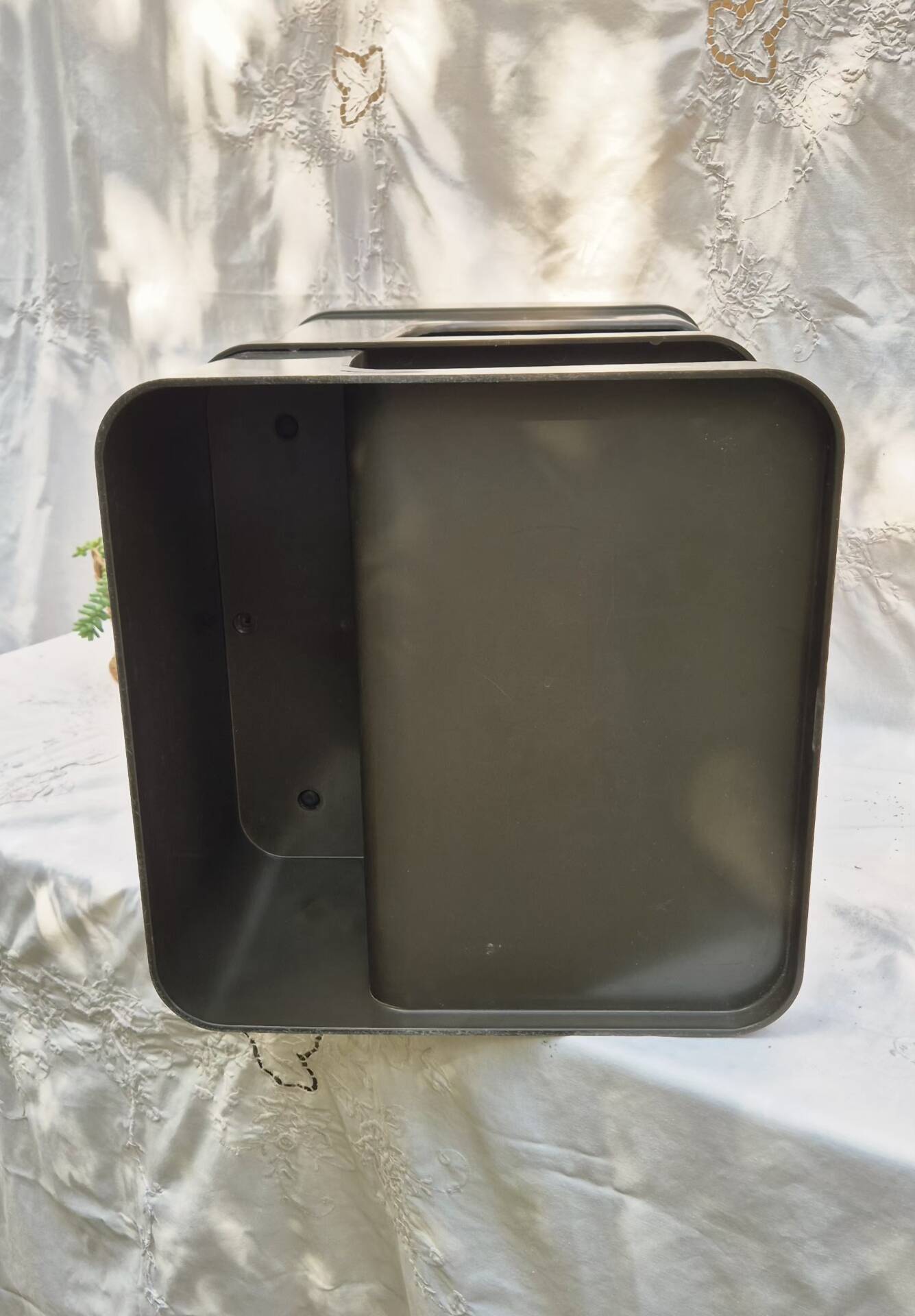 Dessert, brown plastic side table Flair by Prisunic, 1970.