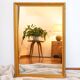 Miroir doré rectangulaire vintage, cadre en bois mouluré avec perles et feu