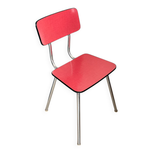 chaise en Formica rouge