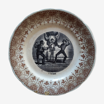 Assiette ancienne Sarreguemines porcelaine terre de fer escrime coeur