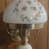 Simple wall lamp with white opaline