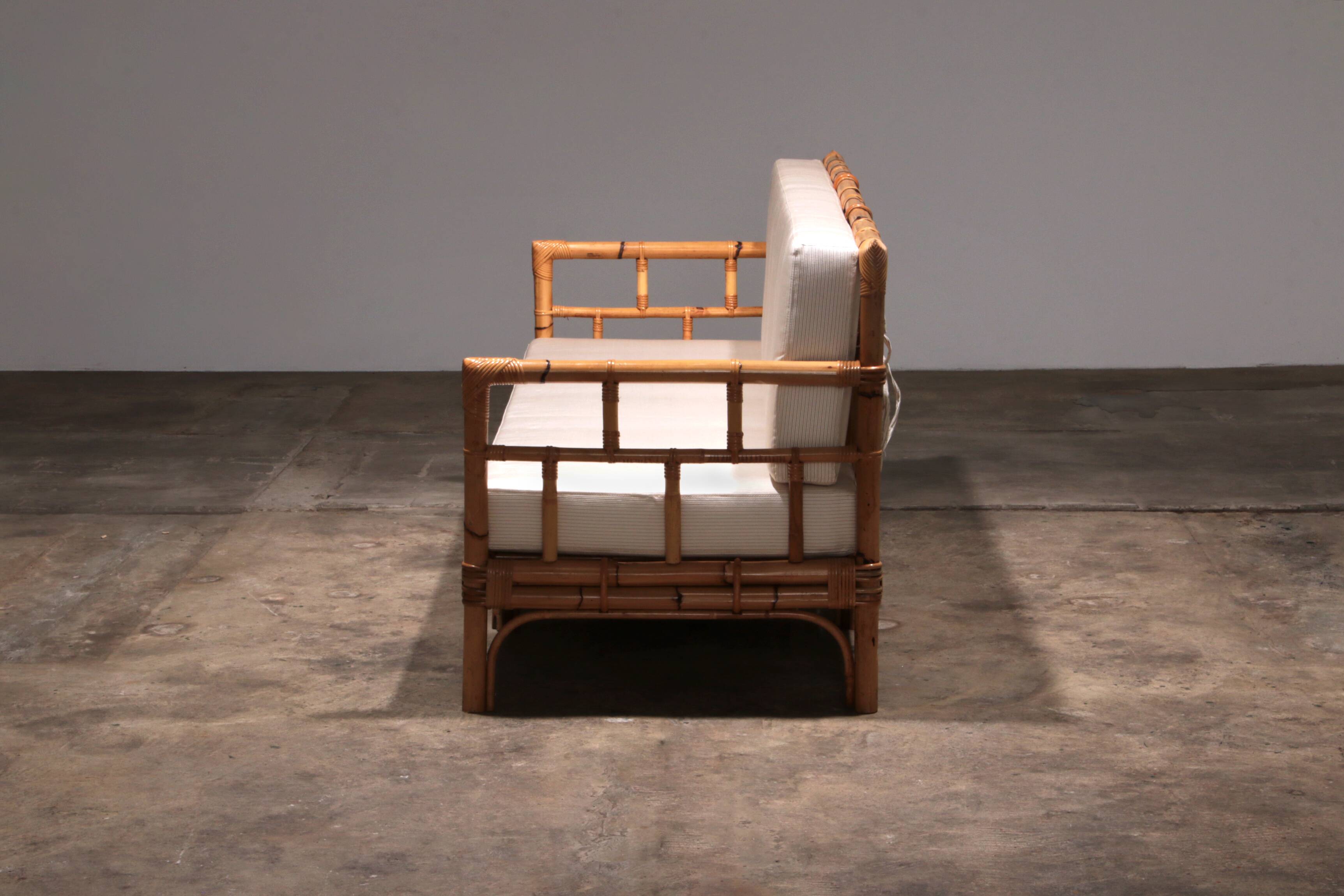 Canapé italien en bambou avec coussins, années 1970