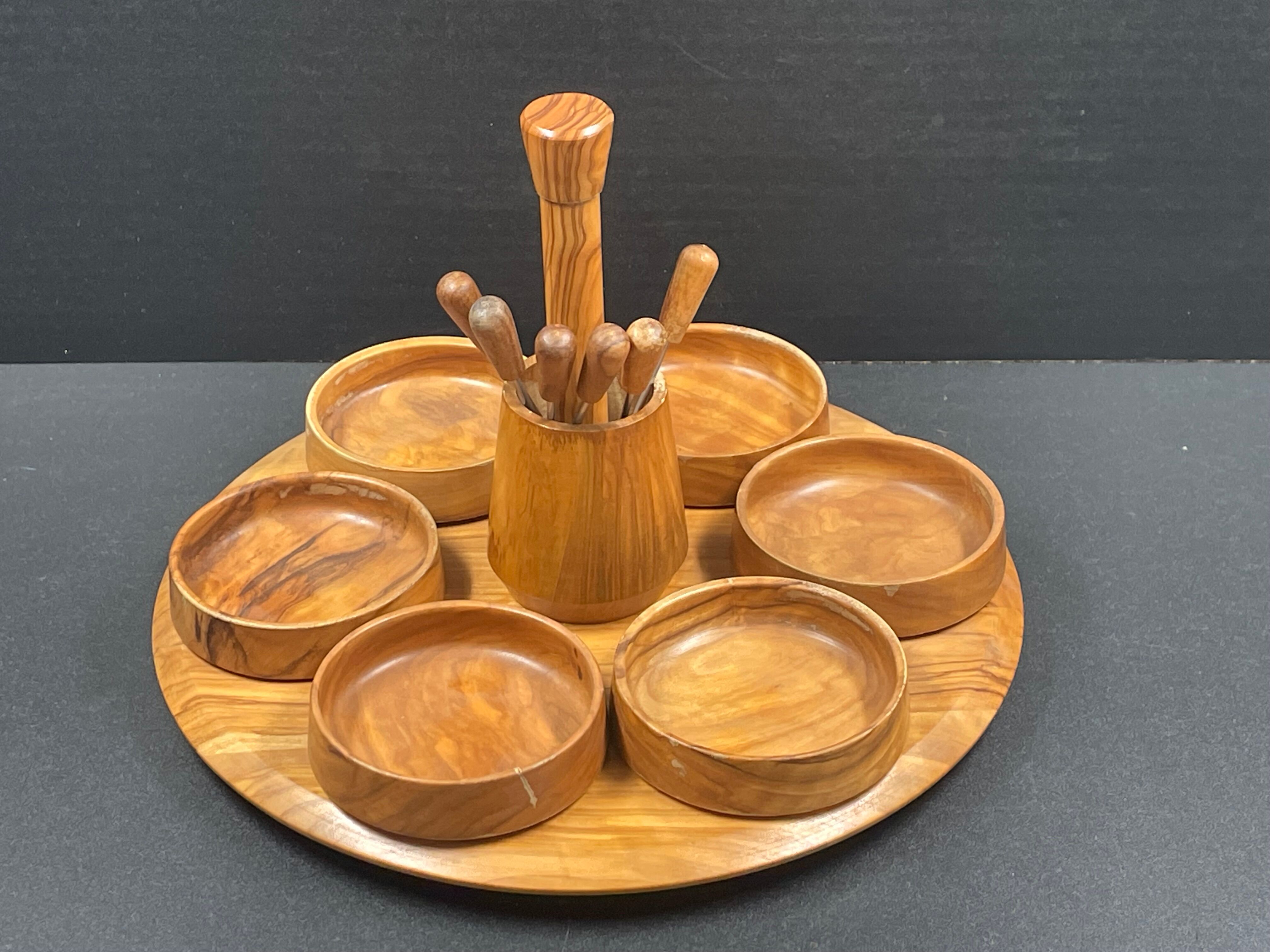 Serving tray, vintage olive wood servant