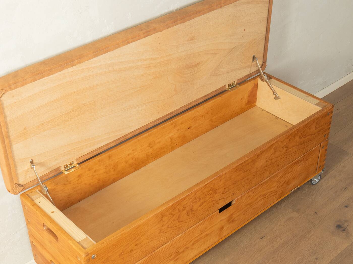 Unique vaulting box from the 1960s