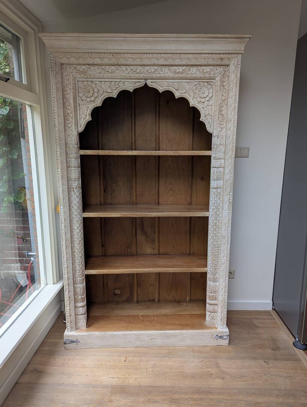 White Indian bookcase