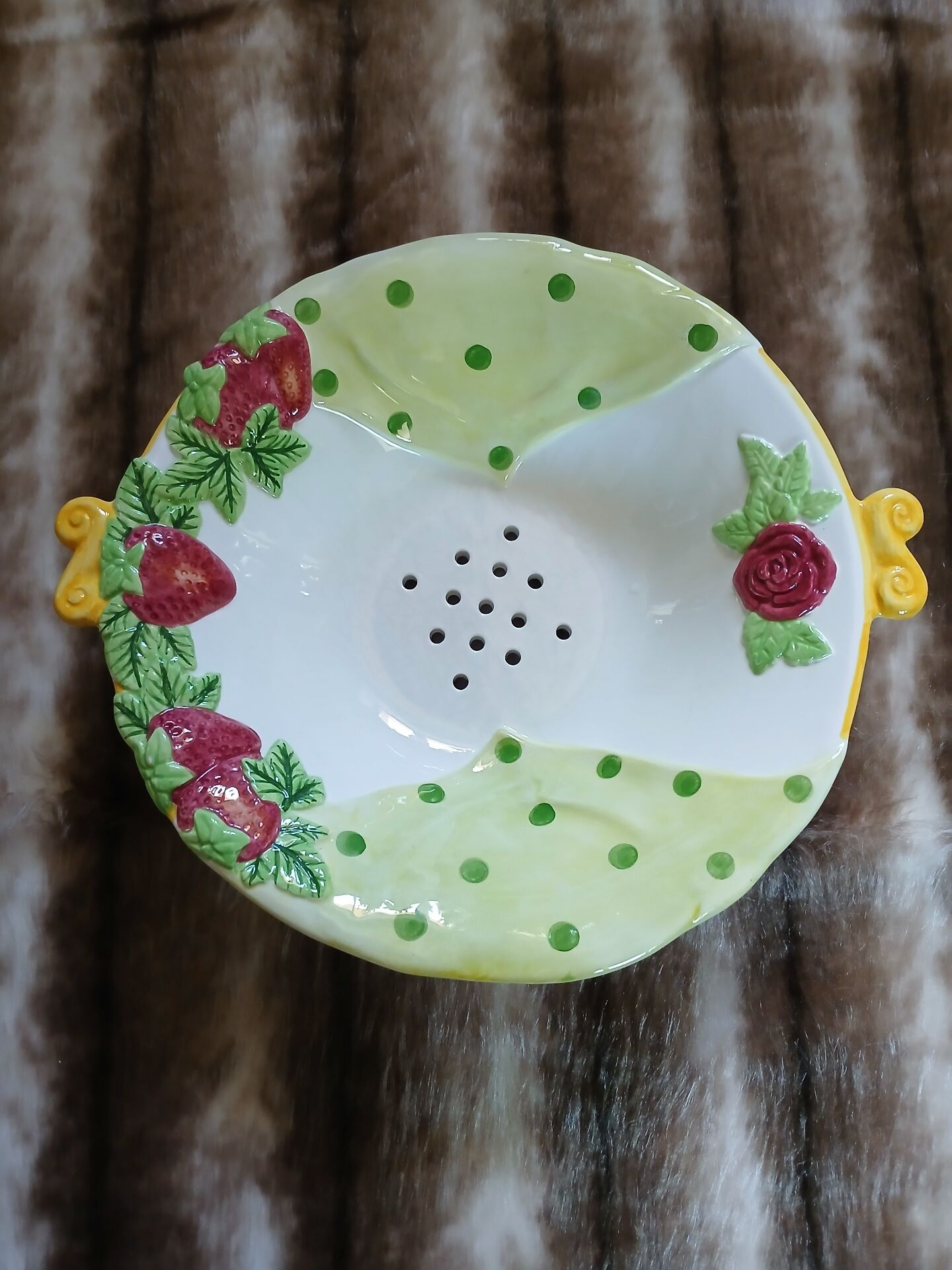 Plat / Egouttoir en barbotine 