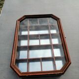 Wall display case for miniature with octagonal compartments