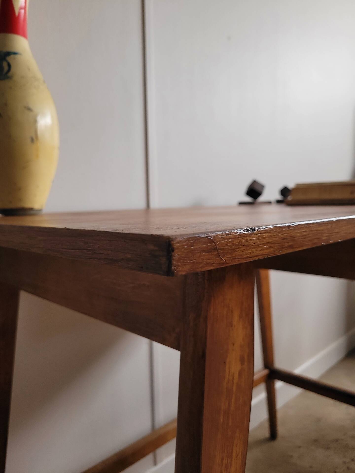 Bureau vintage pieds compas
