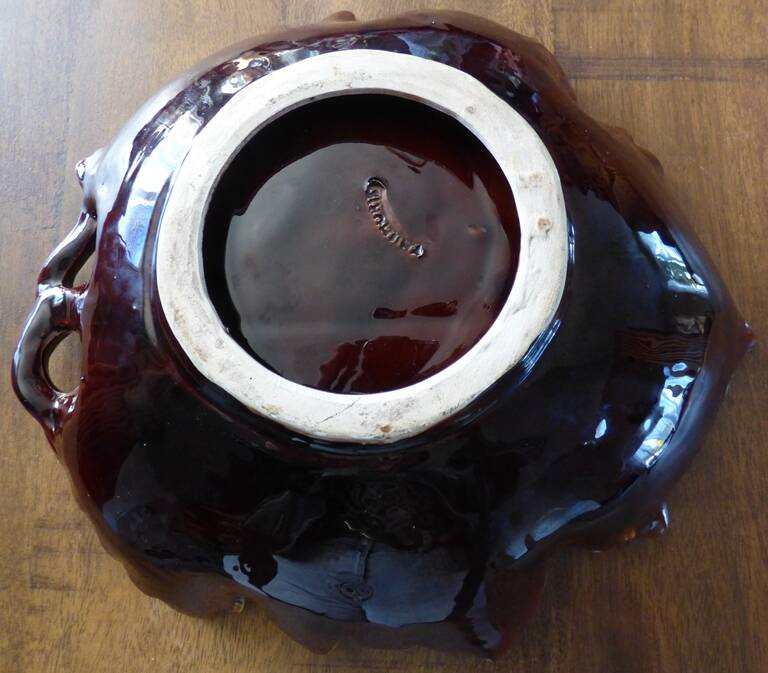 Valauris brand leaf-shaped fruit bowl tray