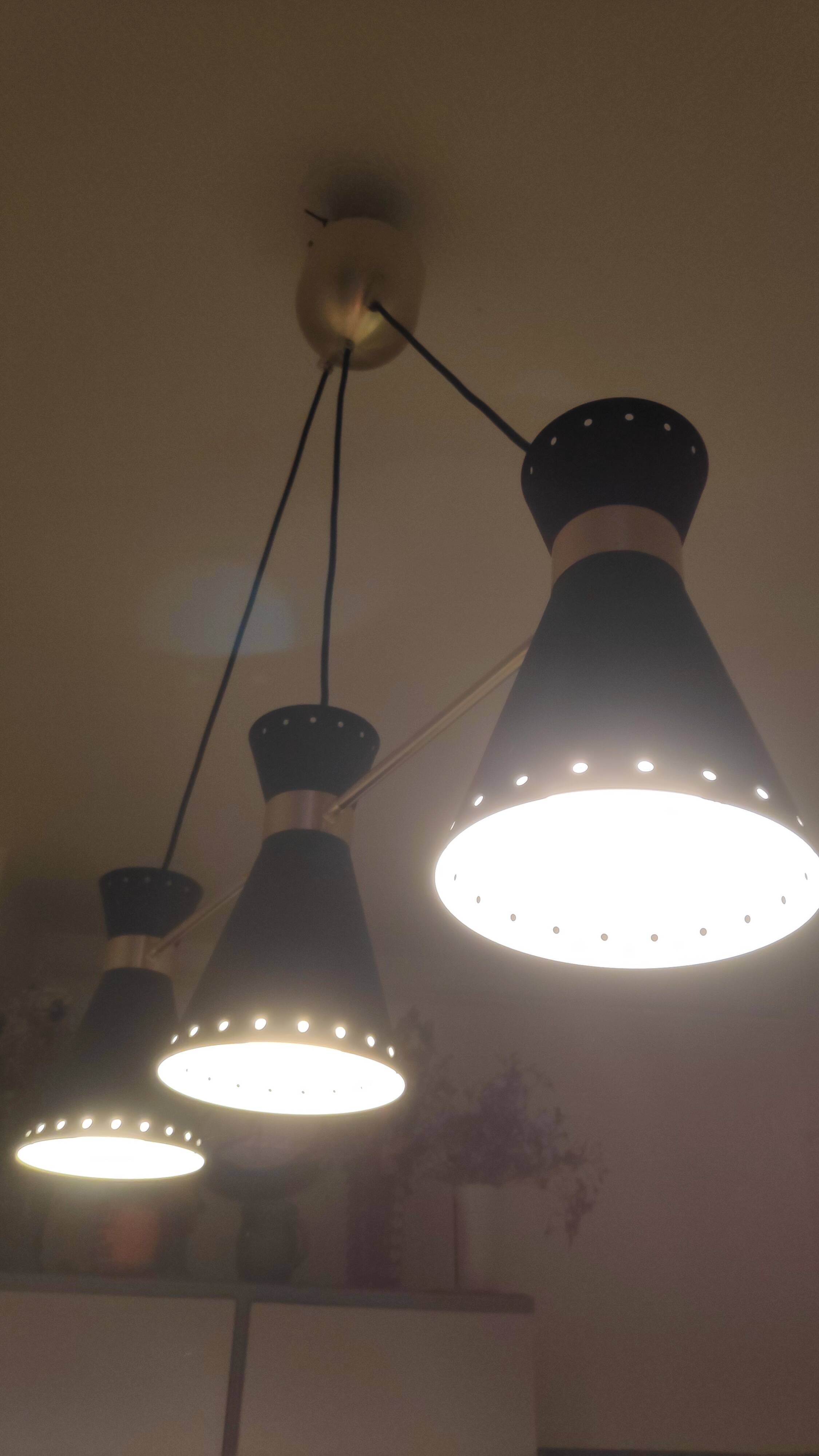 Lustre 3 diabolos en métal noir et doré